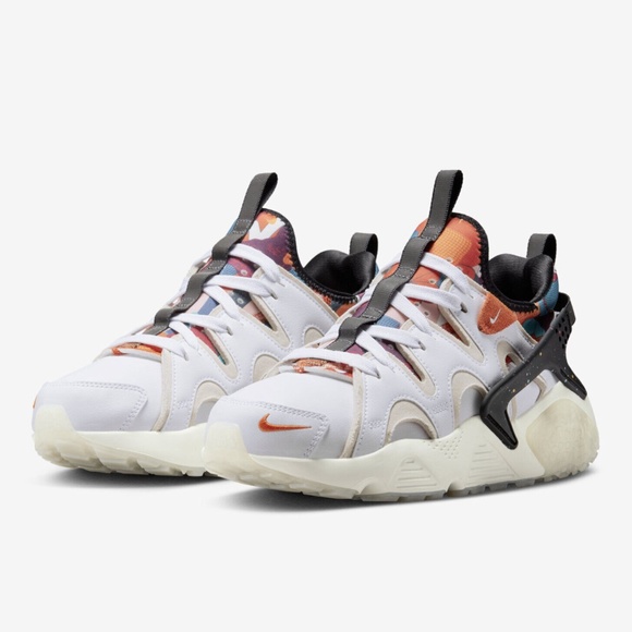 Nike Shoes - Nike Air Huarache Craft